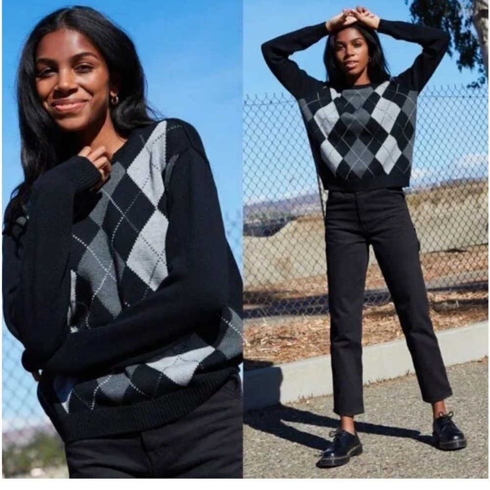 Brandy Melville Argyle Crewneck Sweater navy one size 100-% cotton